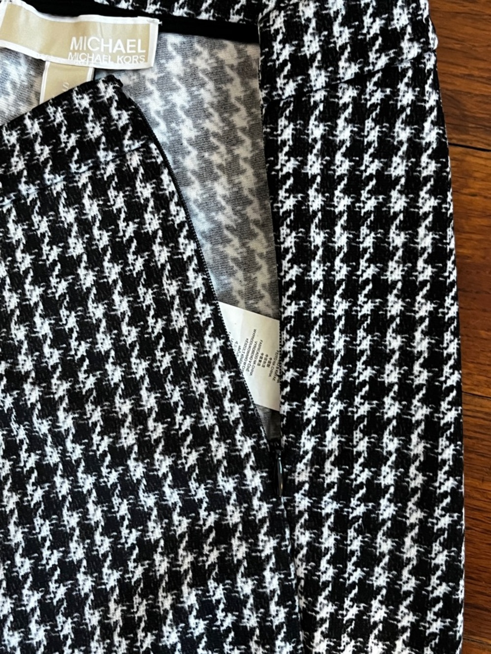Michael Kors Black and White Houndstooth Pants - Picture 8 of 9